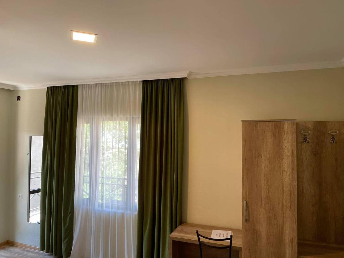 Soso Burduli'S Guesthouse 卡兹贝吉 外观 照片