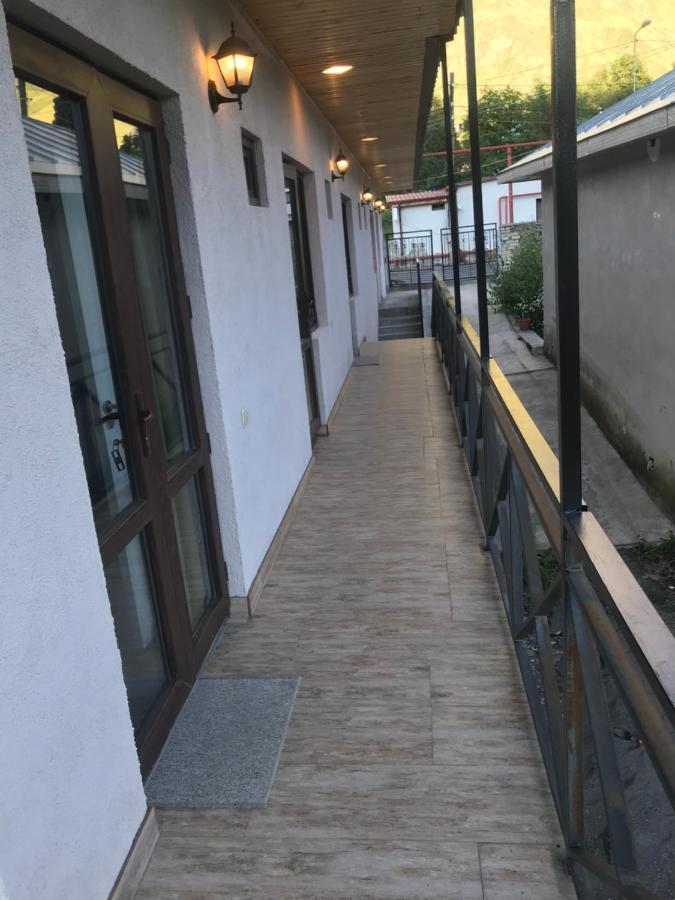 Soso Burduli'S Guesthouse 卡兹贝吉 外观 照片