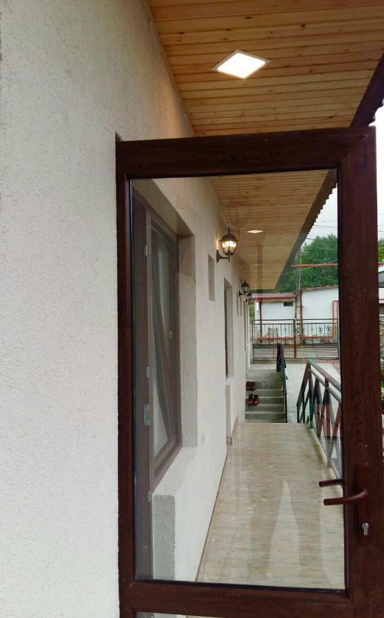 Soso Burduli'S Guesthouse 卡兹贝吉 外观 照片
